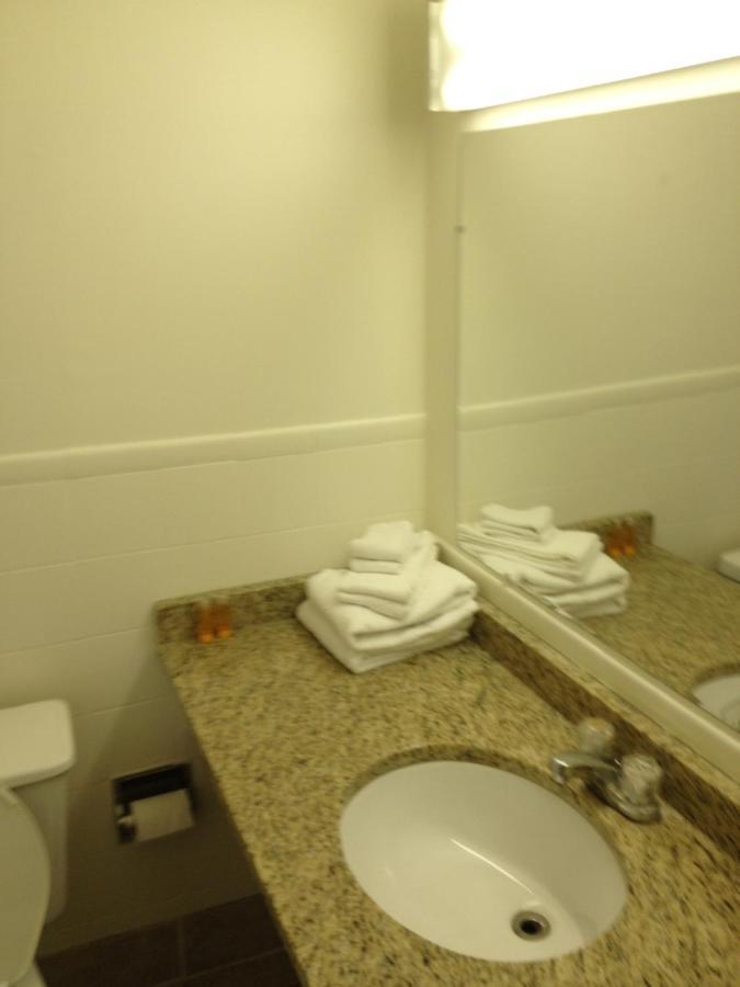 Weber Inn Kitchener Εξωτερικό φωτογραφία